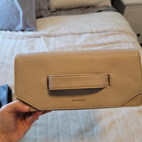 SOLD Matt & Nat abiko clutch - Picture 1 of 5